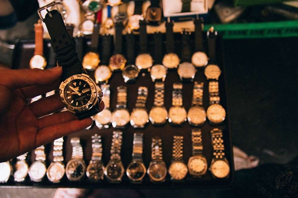Lưu ý: Chợ đồng hồ cũ tại Hà Nội có bán hàng fake không? - Ảnh 4