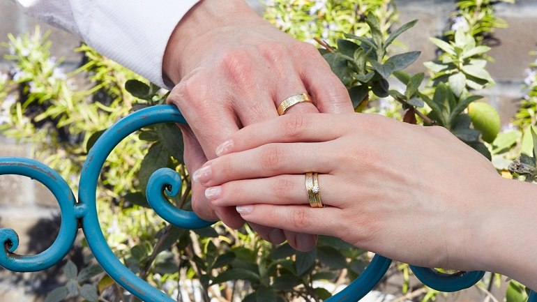 Hình thức cặp nhẫn cưới nên tương đồng - Ảnh 7